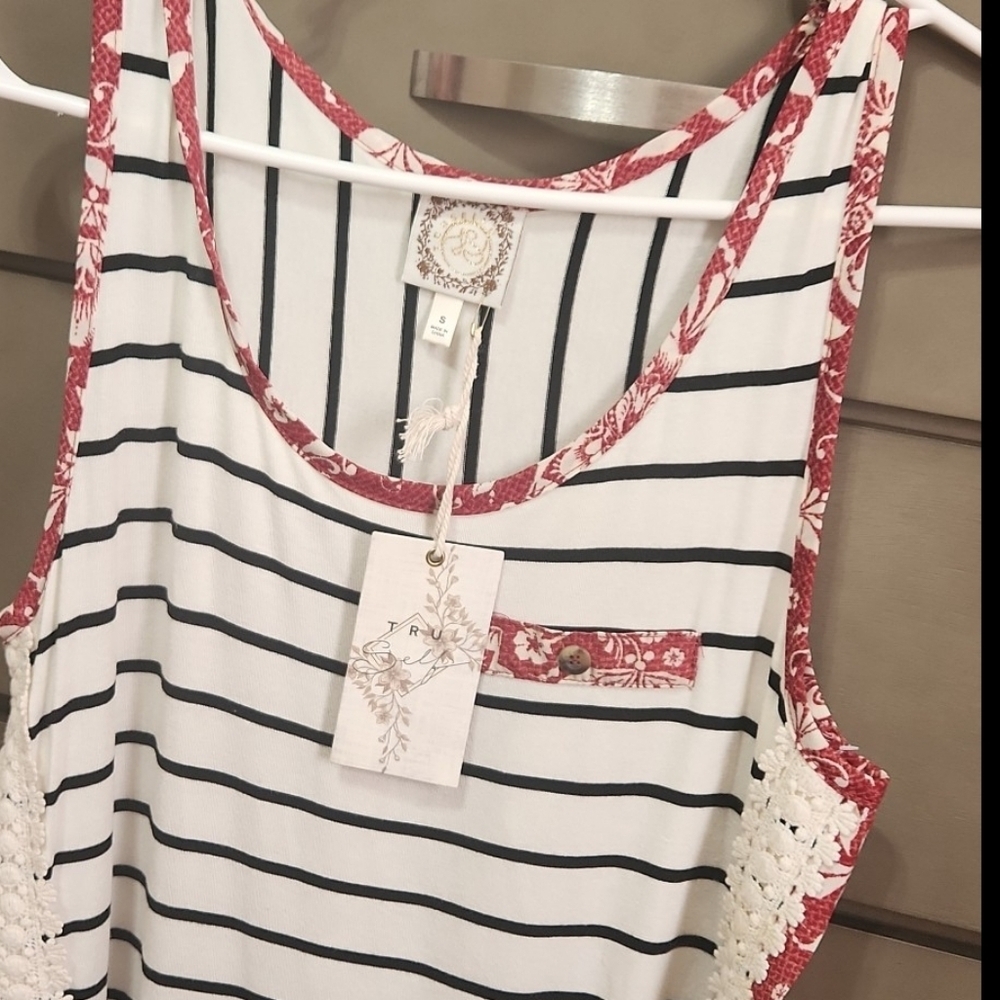 Thu Striped Long Tank Top With Red Floral Back